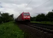 185 194-8 mit Schotterwagenzug bei Maintal Ost am 27.05.13 
