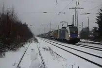 WLB ES 64 U2-060 am 9.12.12 mit einem KV aus Rheinhausen in Ratingen-Lintorf.