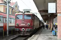 40-0229-1 mit einem Regionalzug in Sighisoara  (27.M�rz 2013)