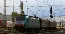 Die Cobra 2815 f�hrt mit einem kurzen Coilzug aus Linz-Voestalpine(A) nach Genk-Goederen(B) am Ende f�hrt 185 312-6  von Railion als Schubhilfe bis zum Gemmenicher-Tunnel bei der Ausfahrt von Aachen-West und f�hrt in Richtung Belgien in der Abendstimmung am 24.5.2013.