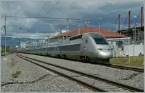 Zwei TGV Lyria von Paris nach Lausanne unterwegs, kurz vor dem Ziel in Malley-Prilly am 24. Mai 2013