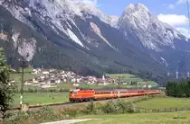 1044 096 mit Ex162 bei Schnann an der �stlichen Arlbergrampe, 15.09.1987.