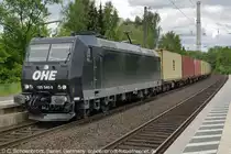 Uelzen,  Osthannoversche Eisenbahnen AG (OHE)  MRCE Dispo E-Lok 185 546-9 (91 80 6185546-9 D-DISPO), mit Containerzug s�dw�rts fahrend, 2013,05,23