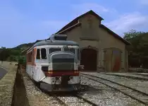Autorail x212 (Billard 1938)  abgestellt in Digne les Bains, 18.08.2005. Das Fahrzeug geh�rte bis 1969 der CFV. Das Gastspiel bei der Chemins de Fer de Provence endete 2010 mit dem Verkauf an die Voies ferr�es du Velay.
