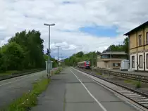 Hier sieht man den Bahnhof von Oberkotzau am 21.Mai 2013. Es steht ebenfalls ein Zug der BR 612 dort.