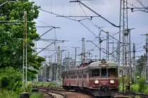 EN57 1818 mit einer RB nach Bielsko-Biała bei der Durchfahrt durch Katowice Ligota (29.05.2013)
