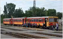 Bzmot 333 mit zwei Bzx ist in V�c eingetroffen. (12.05.2013)