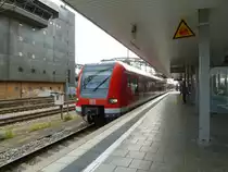 423 715-2 f�hrt  hier als S1 nach M�nchen-Ostbahnhof in den Hp M�nchen-Hackerbr�cke ein, 20.Mai 2013.