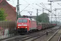 Mit einem Gz Stahlbrammen, fuhr 152 041-0 am fr�hen Abend des 01.06.2013 durch Hannover Linden/Fischerhof.
 