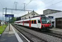 F�r Region Alps bestimmt, jedoch noch bei den SBB im Einsatz: ABt 50 85 39-43 867-3 mit einem 3-teiligen  roten  Domino als R 5222 in Solothurn West, 02.06.2013.