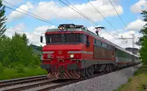 S� 363-004 zieht EC151 'Emona' durch Maribor-Tabor Richtung Ljubljana. /22.5.2013