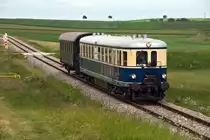 5042 014, unterwegs mit dem Erlebniszug  Leiser Berge , am Vormittag des 01.06.2013 bei Naglern, kurz vor Ernstbrunn.