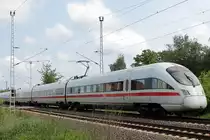 411 004-5  Arnstadt  als ICE 1704 von Leipzig Hbf nach Warnem�nde in Schwerin-Medewege am 01.06.2013