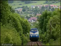 228 758 in der Steigung nach Gr�mpen mit dem Gourmetzug der  Rennsteigbahn  am 02.06.2013.

Bitte das heutige Bild zur Betrachtung und Bewertung heranziehen.