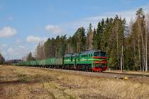 2M62-0360 mit Gterzug bei Ugale (30.04.2013)