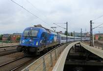 5 370 010  Stadion POZnan  mit einem EC aus Warschau bei der Einfahrt in den Berliner HBF. Aufgenommen am 1. Juni 2013.