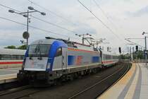 5 370 003 von PKP Intercity mit einem EC nach Warschau bei der Einfahrt in den Berliner HBF. Aufgenommen am 1. Juni 2013.