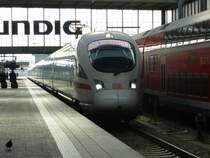 Ein ICE fhrt am 23.Mai in den Mnchner Hbf ein.