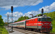 S 342-027zieht EC158 'Croatia' durch Maribor-Tabor Richtung Wien. /1.6.2013