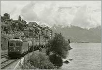 SBB Re 6/6 11653 mit einem Oel-Zug bei St-Saphorin.
30. Mai 2013