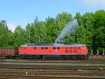 Die altbel�ftete 232 601 beim starten in Marktredwitz am 05.06.13