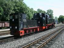 Wieder einmal mu�te die Kleine K�f6003 die  Gro�e  99 1784 in Putbus umsetzen.Aufgenommen am 05.Mai 2013.