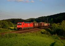 185 310 mit einem G�terzug am 28.05.2013 bei Dettenhofen.