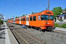 Be 4/12 Nr. 54 und Be 4/8 Nr. 45 als S8 2166 beim Wenden in Urtenen. Schon bald sind die Mandarinli auf der S 8 nur noch Geschichte, sowie auch die Be 4/8, 06.06.2013.

