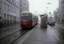 Wien Wiener Linien SL 46 (c3 1109) Maroltingergasse / Joachimsthalerplatz am 19. M�rz 2000.