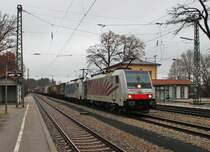 Am 6.Januar 2013 durchfuhren LM 186 284 mit einer Schwesterlok den Bahnhof A�ling in Richtung Kufstein.