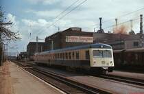 628 005-1 verläßt im April 1976 den Bahnhof Peine