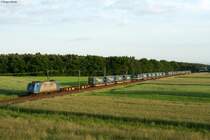 185 527 mit einem LKW-Walter Richtung Norden bei Graben-Neudorf. Aufgenommen am 04.06.2013.