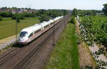 Am 6. Juni 2013 fuhr ein ICE 3 durch Bad Sch�nborn .