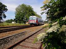 5047 079-8 passiert als R5968 bei der Rieder Bahnhofseinfahrt den aufgelassenen Entladungsgleisstutzen eines nicht mehr existieren Mineral�lbetriebes; 130609