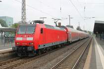 Hier steht 146 018 am 9.6.13 mit ihrem RE 1 nach Aachen in Paderborn.