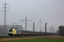 MRCE Dispolok/BoxXpress ES 64 U2-015 am 6.1.13 mit dem DPE 79754 Ingolstadt Hbf-Krefeld Hbf (Eishockey Sonderzug) in Neuss-Wei�enberg.