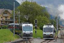 MVR/CEV: Aus ALT wurde NEU. Begegnung zwischen den modernisierten Bergtriebwagen Beh 2/4 71 und Beh 2/4 72 in Blonay am 9. Juni 2013.
Foto: Walter Ruetsch 