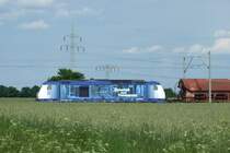 Hochwasser-Umleiter - Die 246 011 (TRAXX P 160 DE) der IGT f�hrt mit einem G�terzug zwischen Bitterfeld und Dessau - hier in H�he der Ortschaft  Marke . Am Zugschluss...
Marke, der 8.6.13