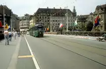 Basel BVB Tram 8 (Be 4/6 631) Mittlere Rheinbr�cke im Juli 1988.