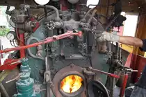 Führerstand der zu Filmaufnahmen eines thailändischen Fernsehsenders angeheizten SRT 715 (ex JNR C56.17, 1'C-h2, Nippon Sharyo, Bauj. 1935, Fab.Nr. 374) am 31.Mai 2013 im Bf. Thon Buri. Special thanks to the loco crew.

