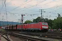 Am 08.06.2013 kam 189 086-2 und der AK-Lok 189 047-4 mit einem leerem Erzzug von der Dillinger H�tte nach Rotterdam an der Gro�en Fahrzeugparade in Koblenz-L�tzel vorbei.
