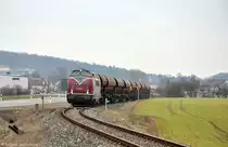 V270.10 (92 80 1221 124-1 D-SGL) mit Schotterzug 92186 beim Schottern am 23.03.2013 bei Schweighof (Strecke Amberg - Schnaittenbach)