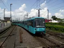 VGF Bombardier U5-25 zweier Verband mit Wagen Nummer 610 vor raus am 08.06.13 in Frankfurt Heddernheim 