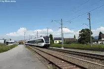 RABe 526 799-2 und 526 735-6 ''R�mikon AG'' am 6.6.2013 in Heerbrugg als S1 nach Altst�tten SG. Mit der Inbetriebnahme der S-Bahn St.Gallen ab Dezember verkehrt die S1 nicht mehr ins Rheintal. An deren Stelle kommt die Ringlinie S4 der SOB zum Einsatz.