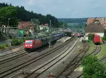 185 402-5  Green Cargo  durchf�hrt am 12.Juni 2013 mit dem PKP Kohlezug nach Landshut den Bahnhof Kronach Richtung Lichtenfels.