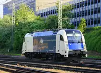 1216 953-0 von der Wiener Lokalbahn rangiert in Aachen-West in der Abendsonne am 31.5.2013.