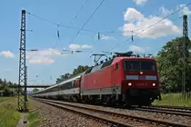 Am 13.06.2013 fuhr anstatt einer 101er eine 120er am EC 8. Hier ist 120 155-7 mit dem EuroCity kurz hinter Orschweier. Gru� auch an den sehr netten Tf!
