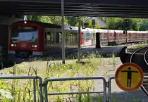 Einfahrt eines Zuges der Hamburger S-Bahn in die Station  Wandsbeker Chaussee . 8.6.2013