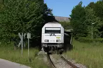 PCT 223 155 mit einem Autozug am 13.06.2013 bei Lohhof.