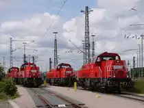 Viermal Voith Gravita 10 BB: von rechts: 261 096, 028, 100 und im Hintergrund 261 027; G�terbhf. Hamburg-S�d (am Veddel-Kanal / Spreehafen), 04.06.2013
